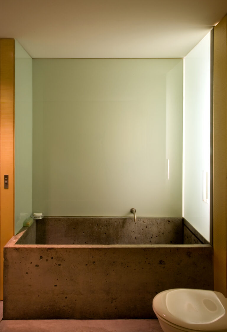 Interior Design Photograph of a NYC bathtub
